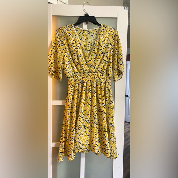 Dresses & Skirts - Yellow Floral Summer Dress